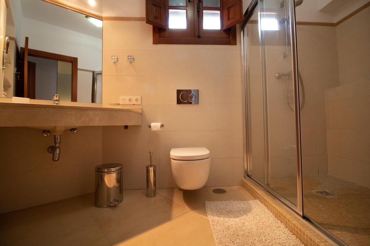 Quiet House In Village Center With Mountains Views *